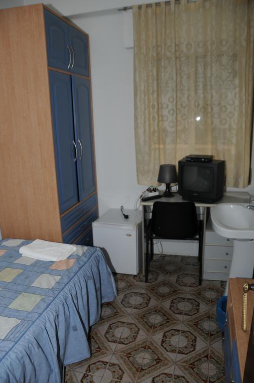 Pension Iglesias Zaragoza Buitenkant foto