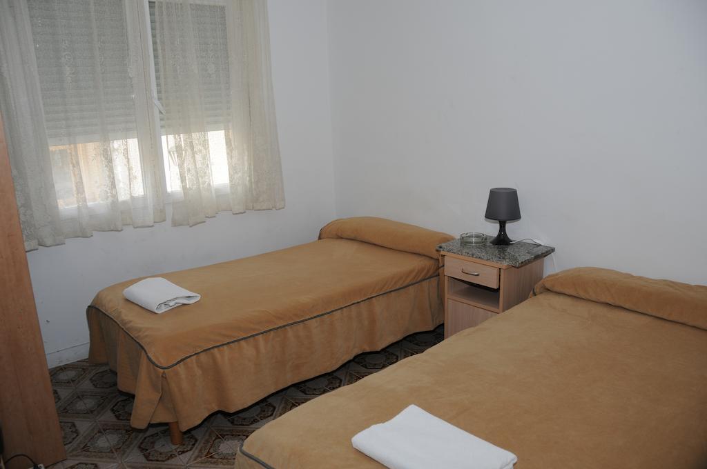 Pension Iglesias Zaragoza Buitenkant foto