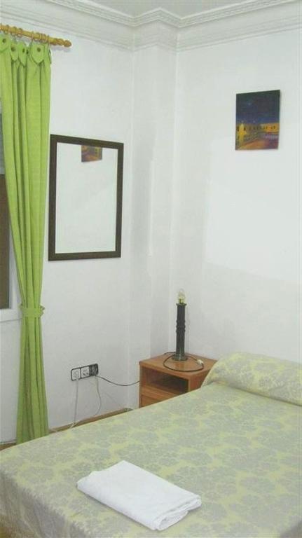 Pension Iglesias Zaragoza Buitenkant foto