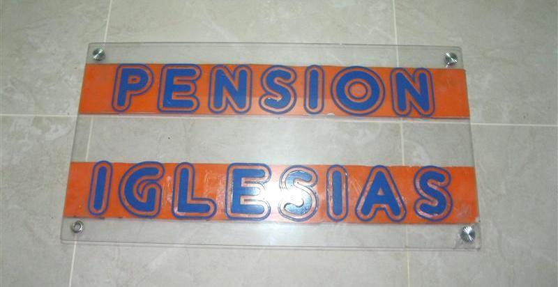 Pension Iglesias Zaragoza Buitenkant foto
