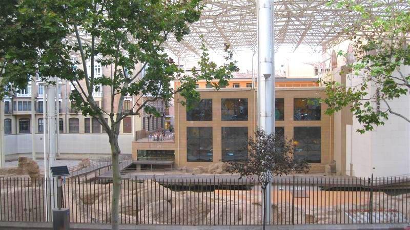 Pension Iglesias Zaragoza Buitenkant foto